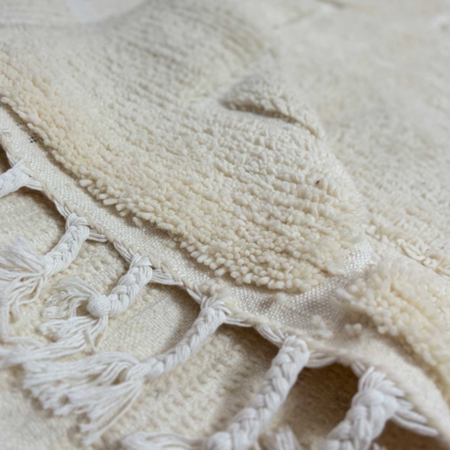Tapis berbère Beni Ouarain • Motif lignes géométriques en carrés blanc