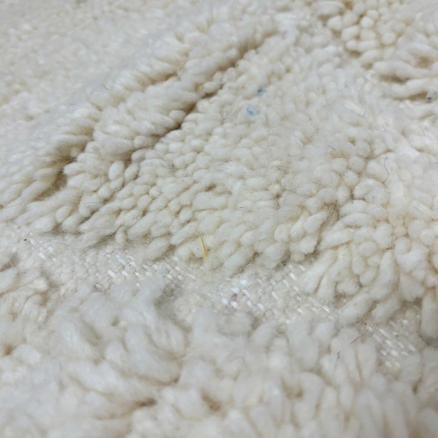 Tapis berbère Beni Ouarain • Grand motif losanges blancs minimaliste