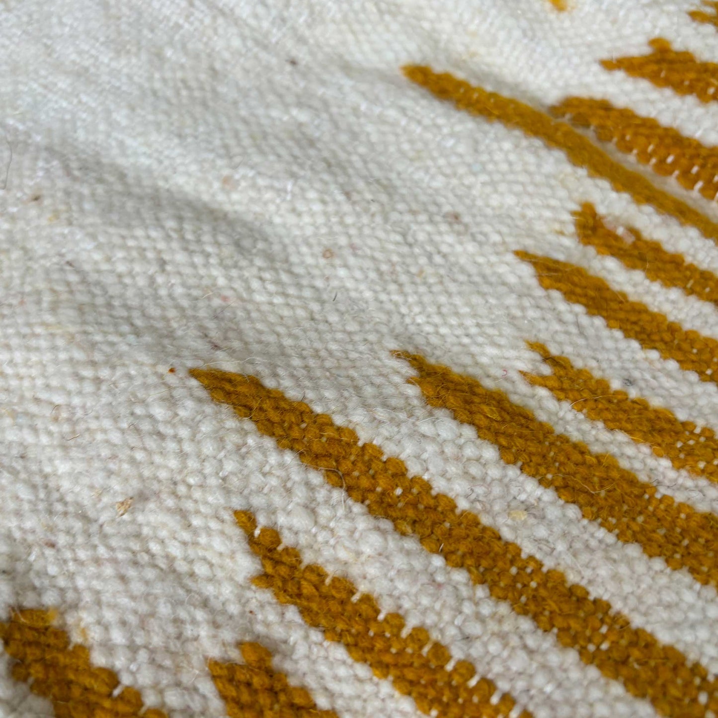 Tapis Berbère Kilim • Motif ocre jaune