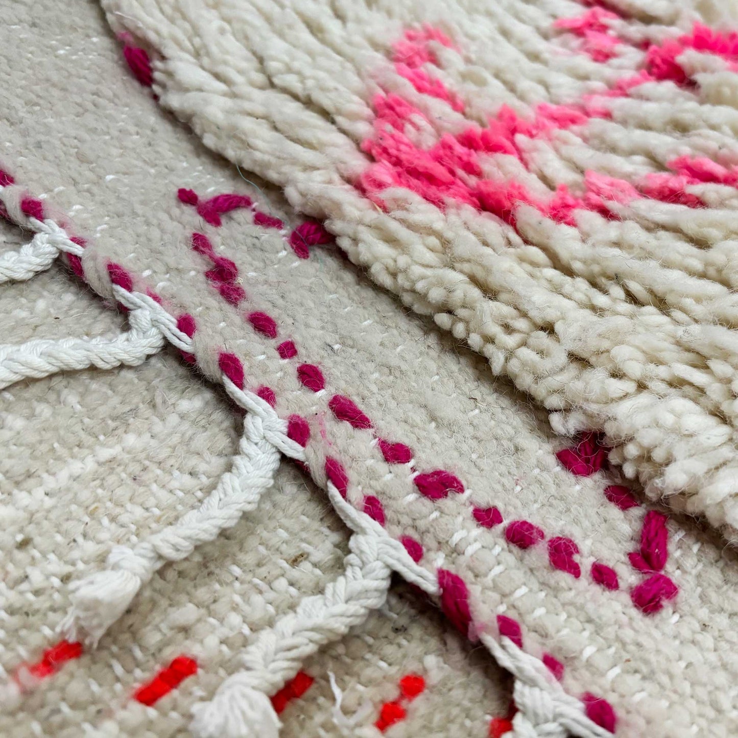 Tapis berbère Azilal coloré •  Motifs traditionnels