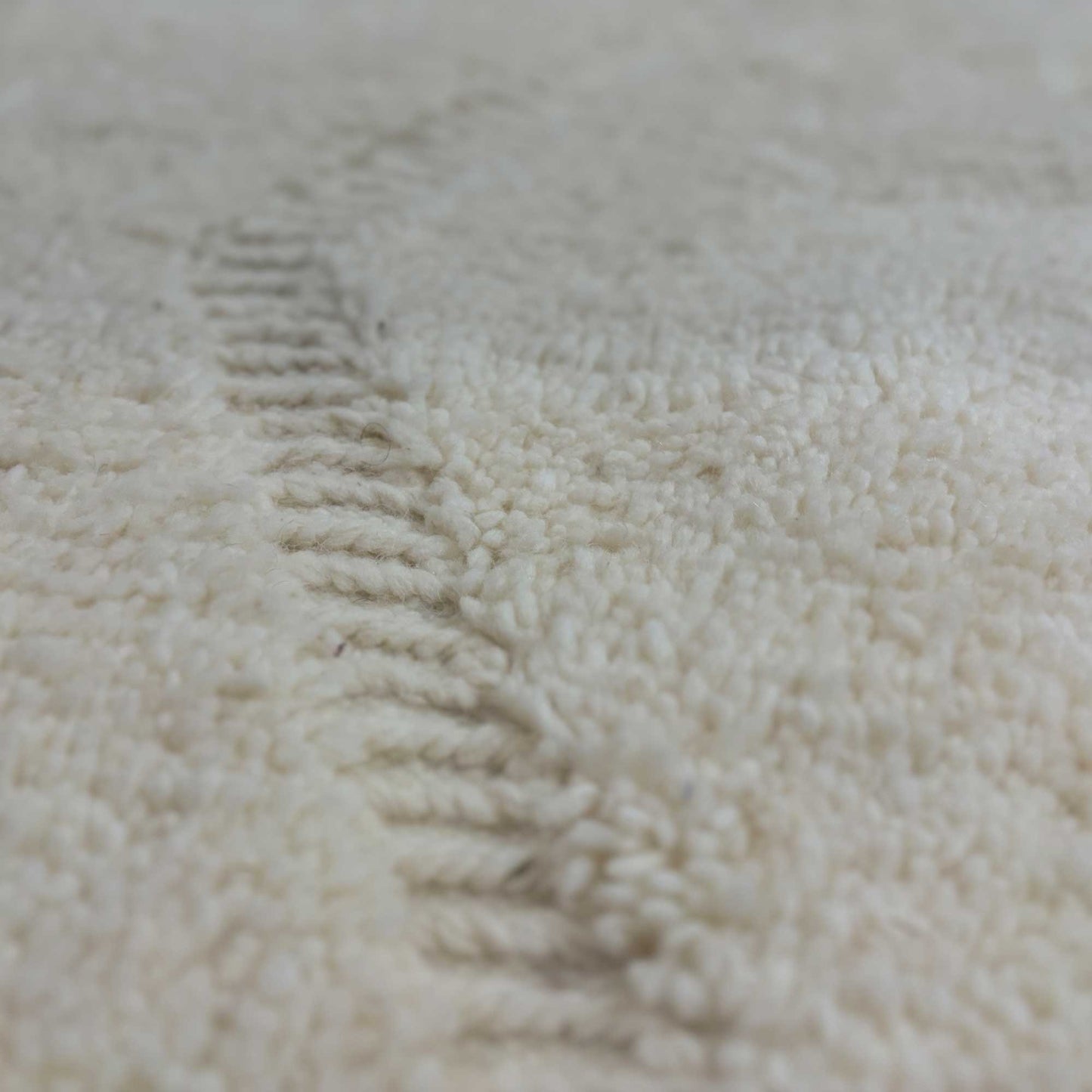 Tapis berbère Beni Ouarain en losanges • Élégance minimaliste blanc