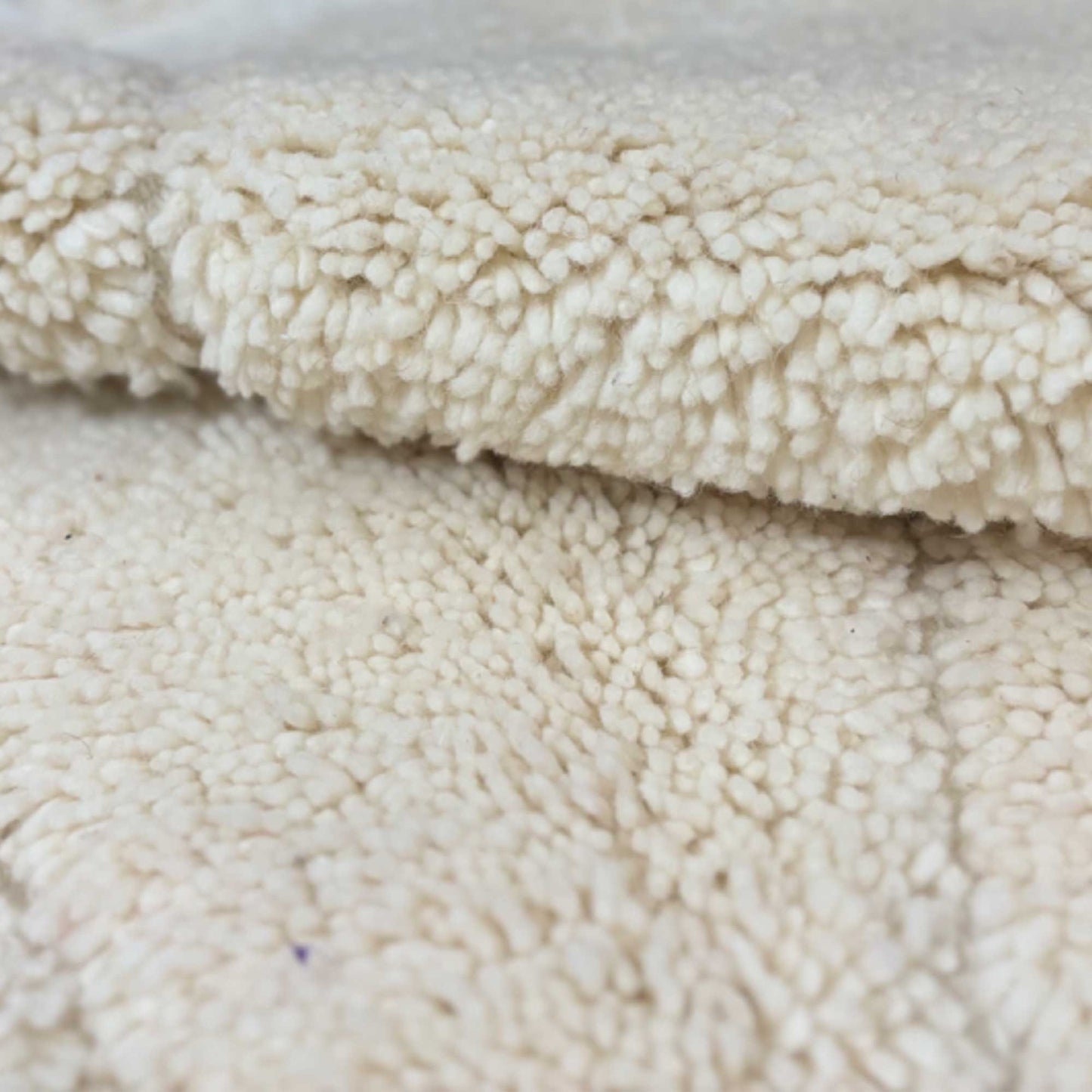 Tapis berbère Beni Ouarain en losanges • Élégance minimaliste blanc