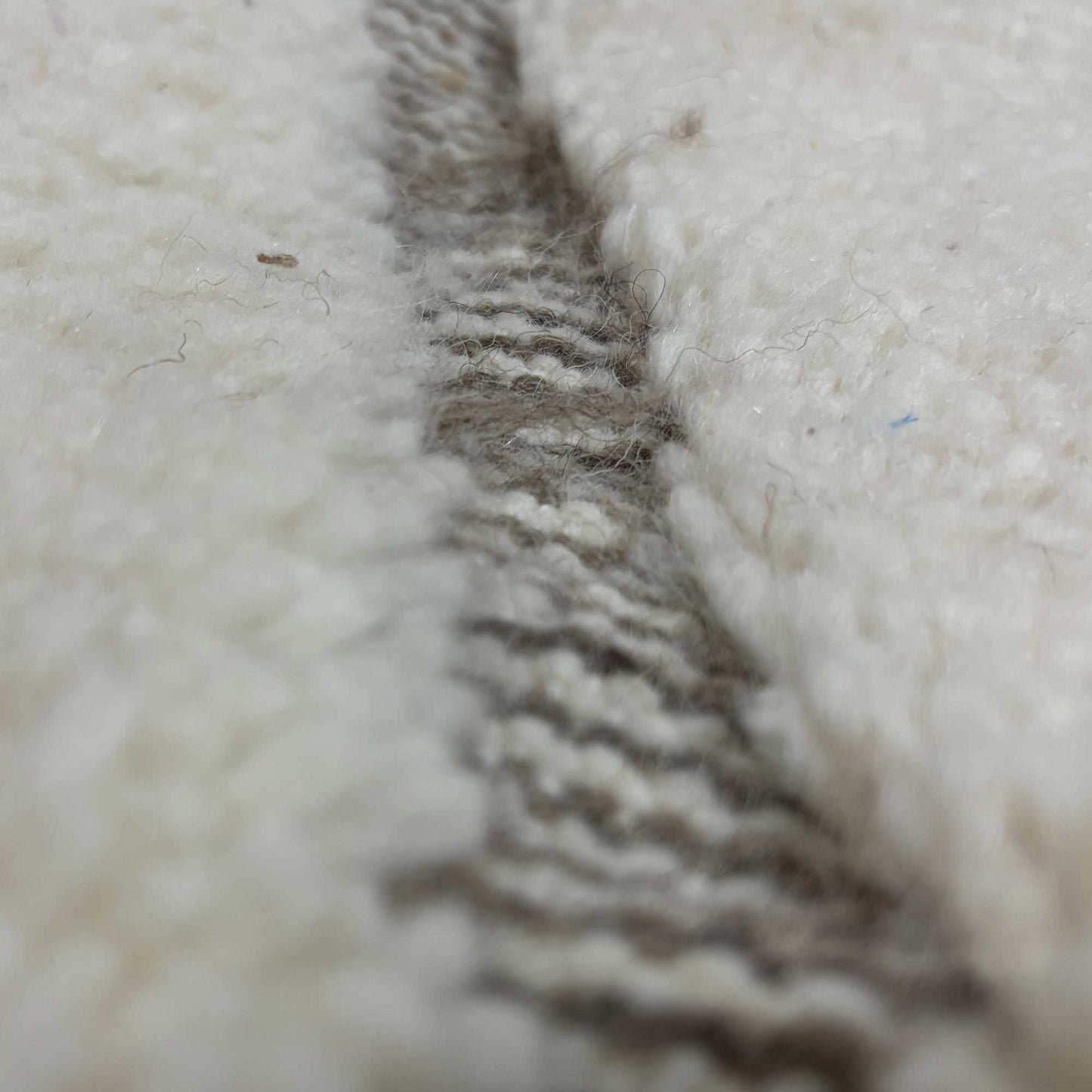 Beni Ouarain Berber rug • Brown diamond pattern on a beige background