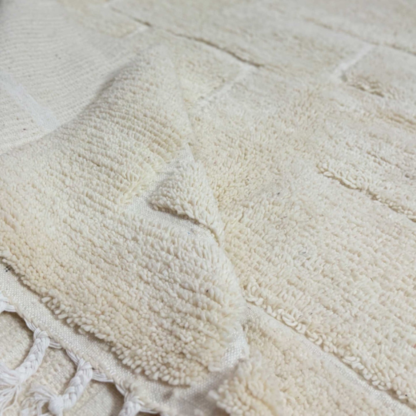Tapis berbère Beni Ouarain • Motif lignes géométriques en carrés blanc