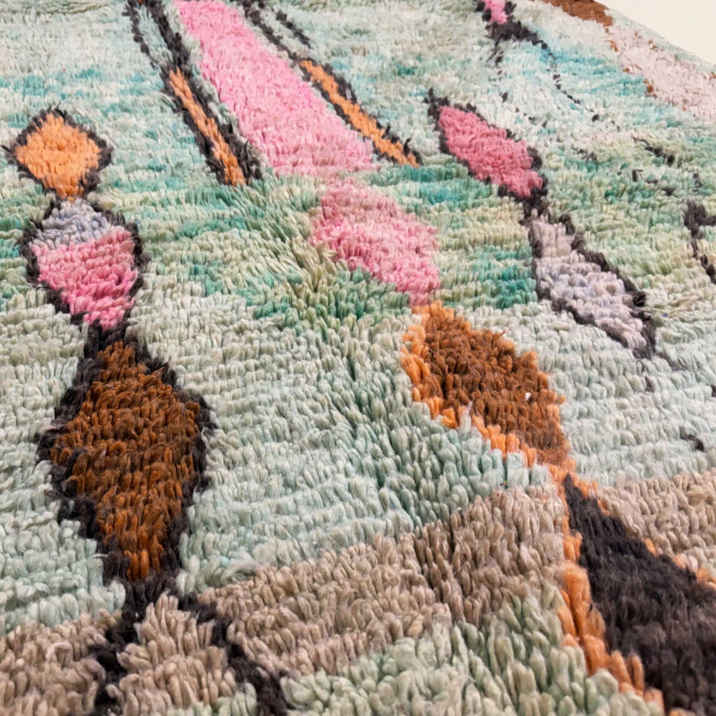 Tapis berbère Beni Ouarain coloré • Motifs ethniques sur fond vert