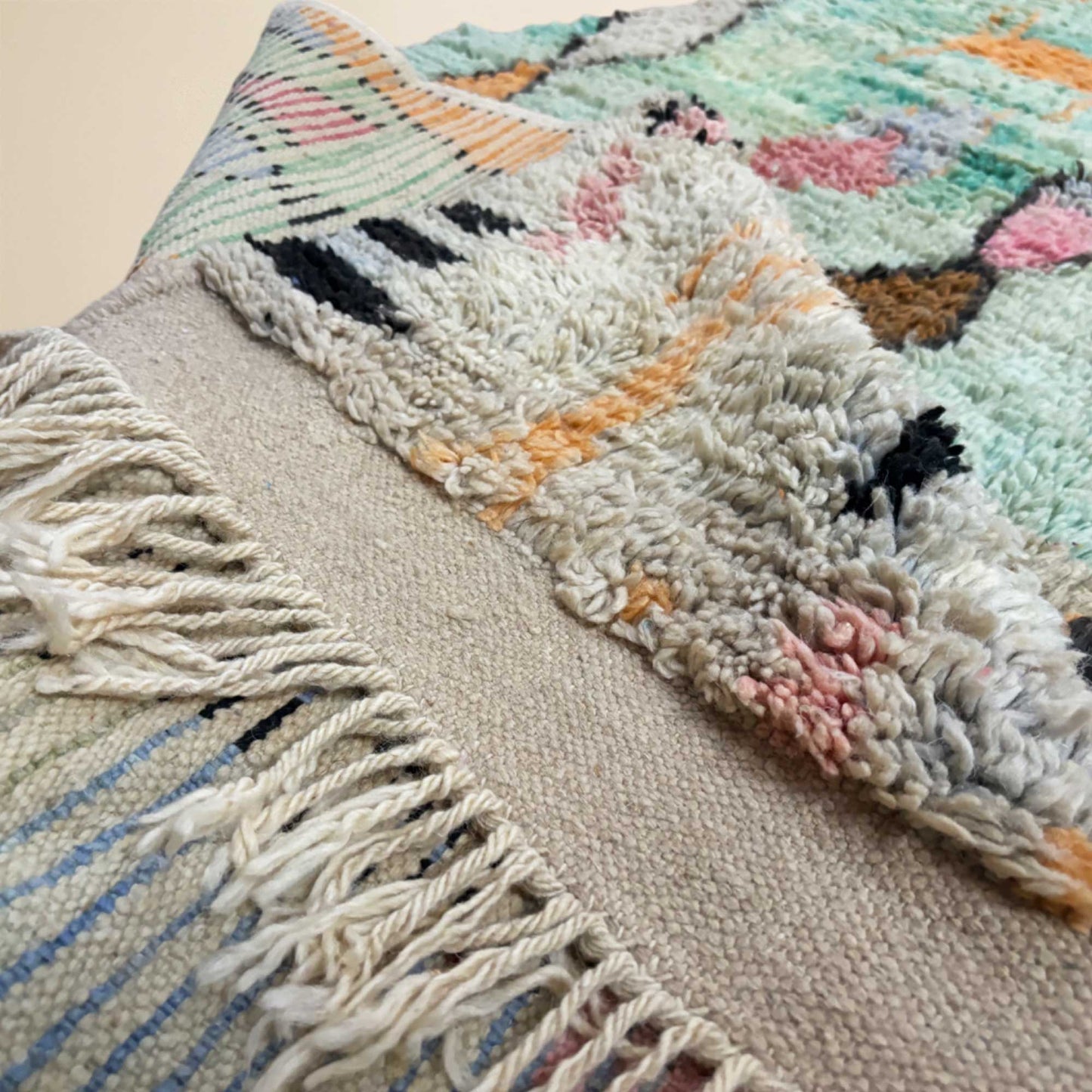 Tapis berbère Beni Ouarain coloré • Motifs ethniques sur fond vert