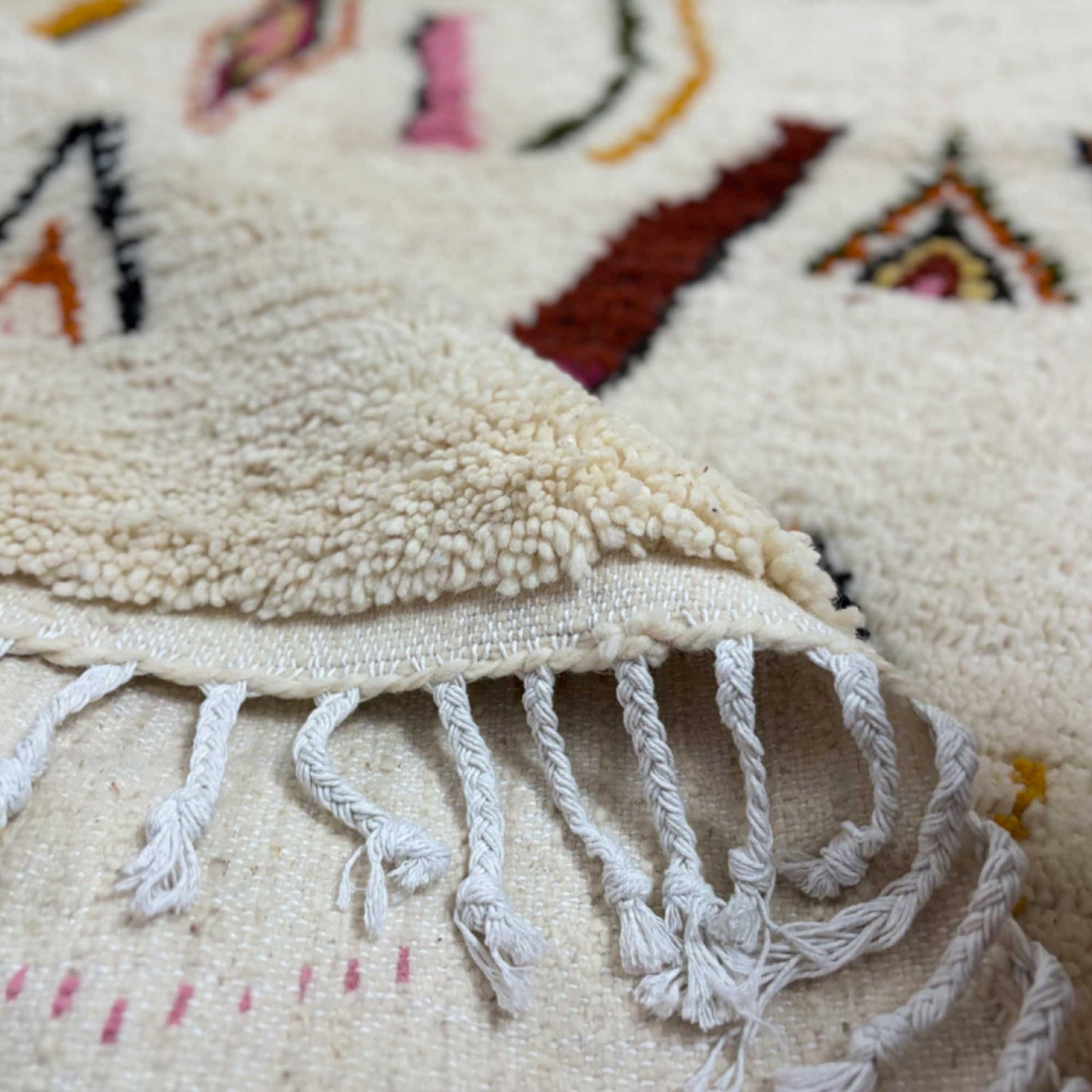 Tapis berbère Beni Ouarain • Motifs abstraits colorés