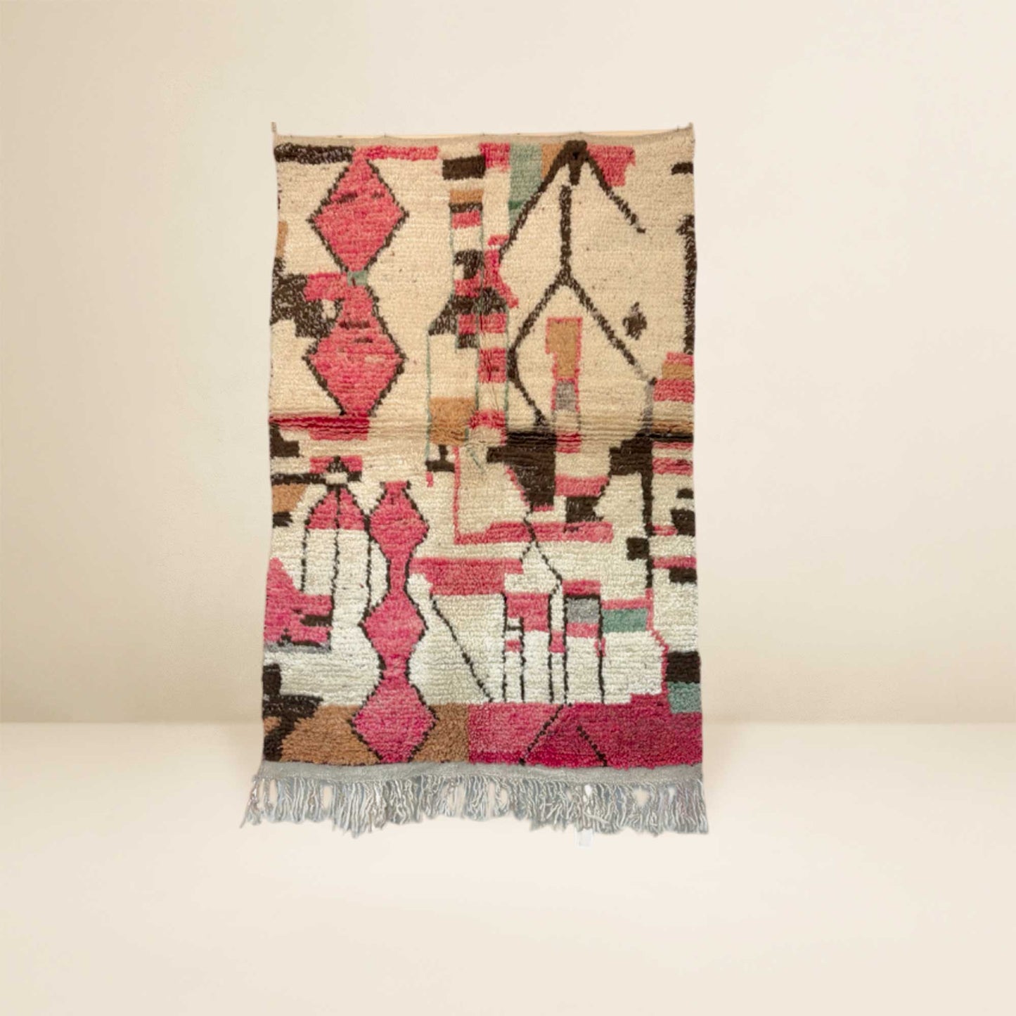 Tapis Berbère Beni Ouarain contemporain • Design géométrique coloré en rose et beige