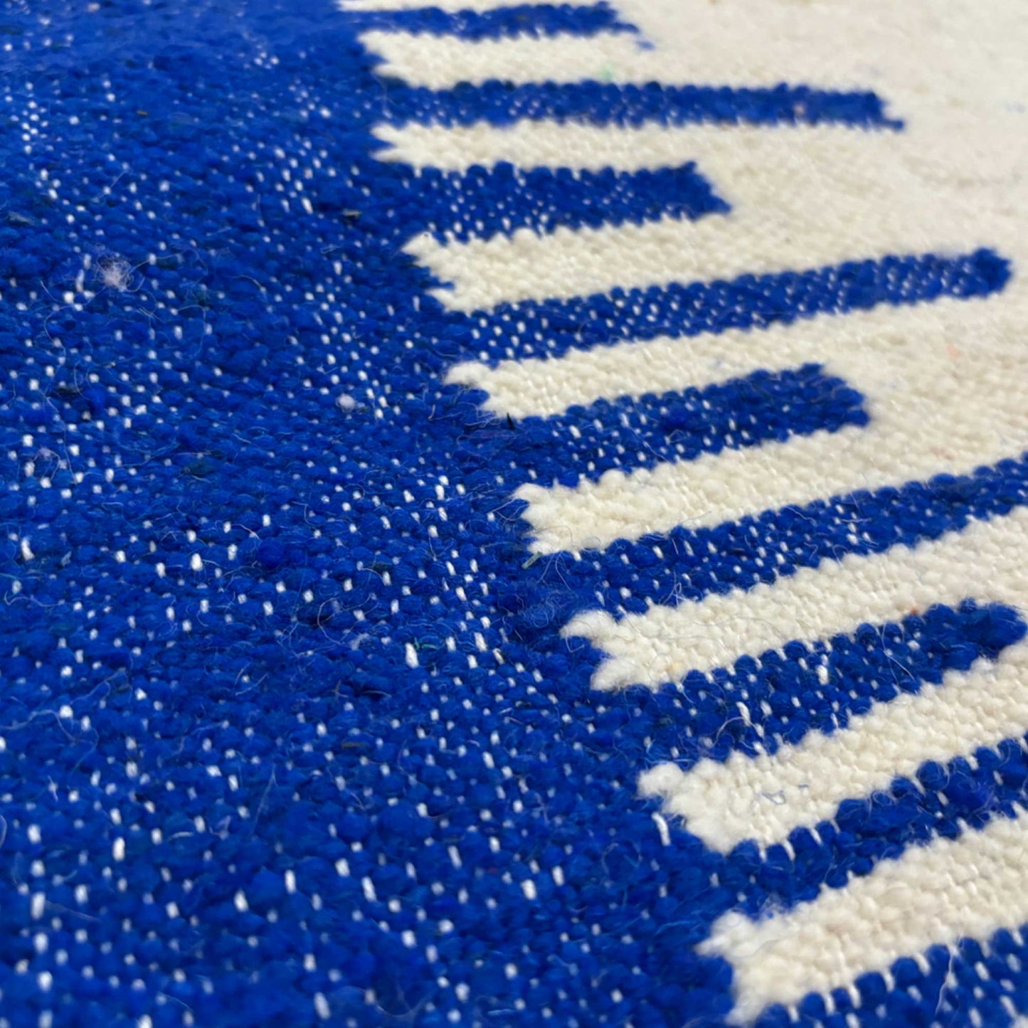 Tapis berbère Kilim • Bande bleue Majorelle