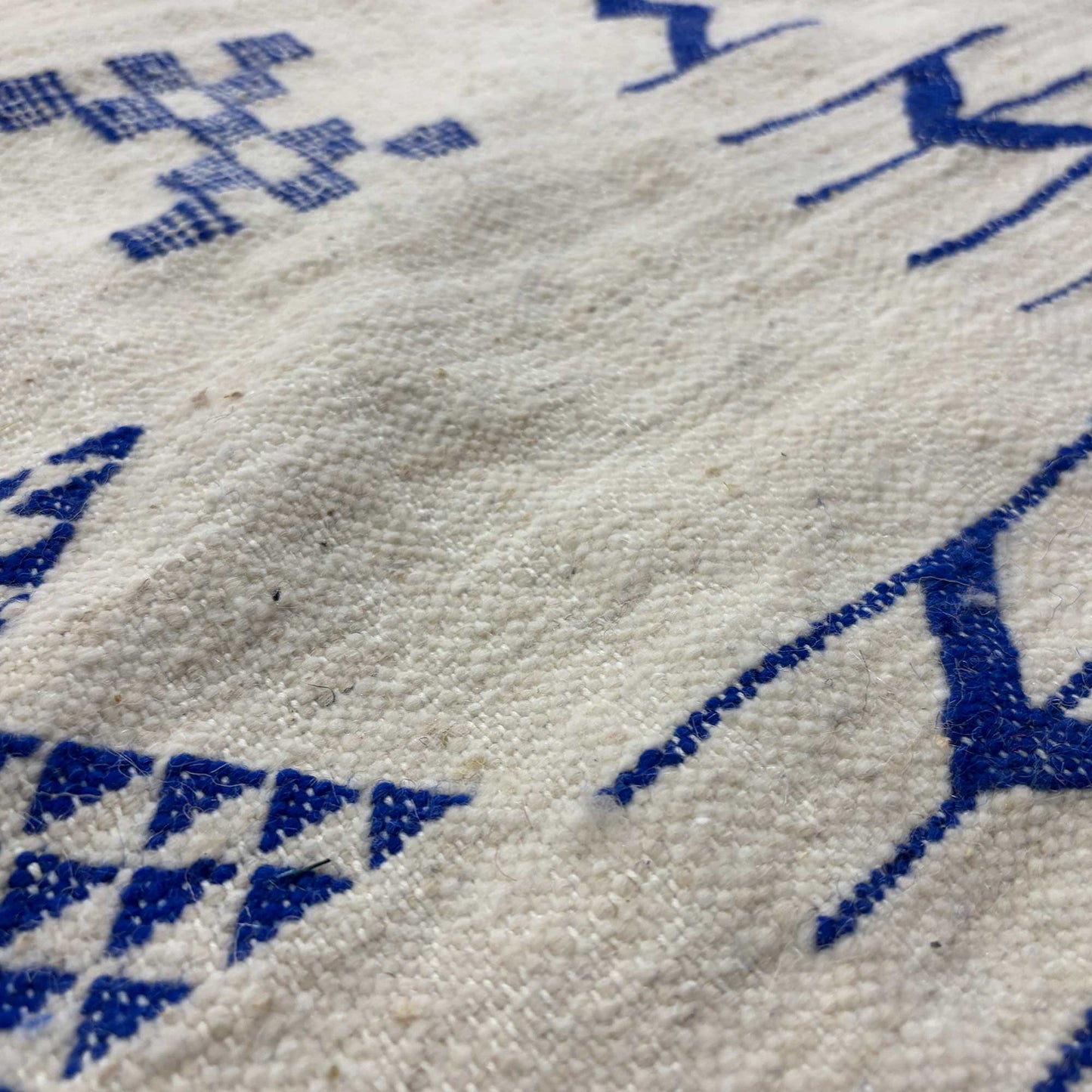 Azura • le tapis berbère Kilim qui fait entrer un souffle d’ailleurs • 80 x 270 cm