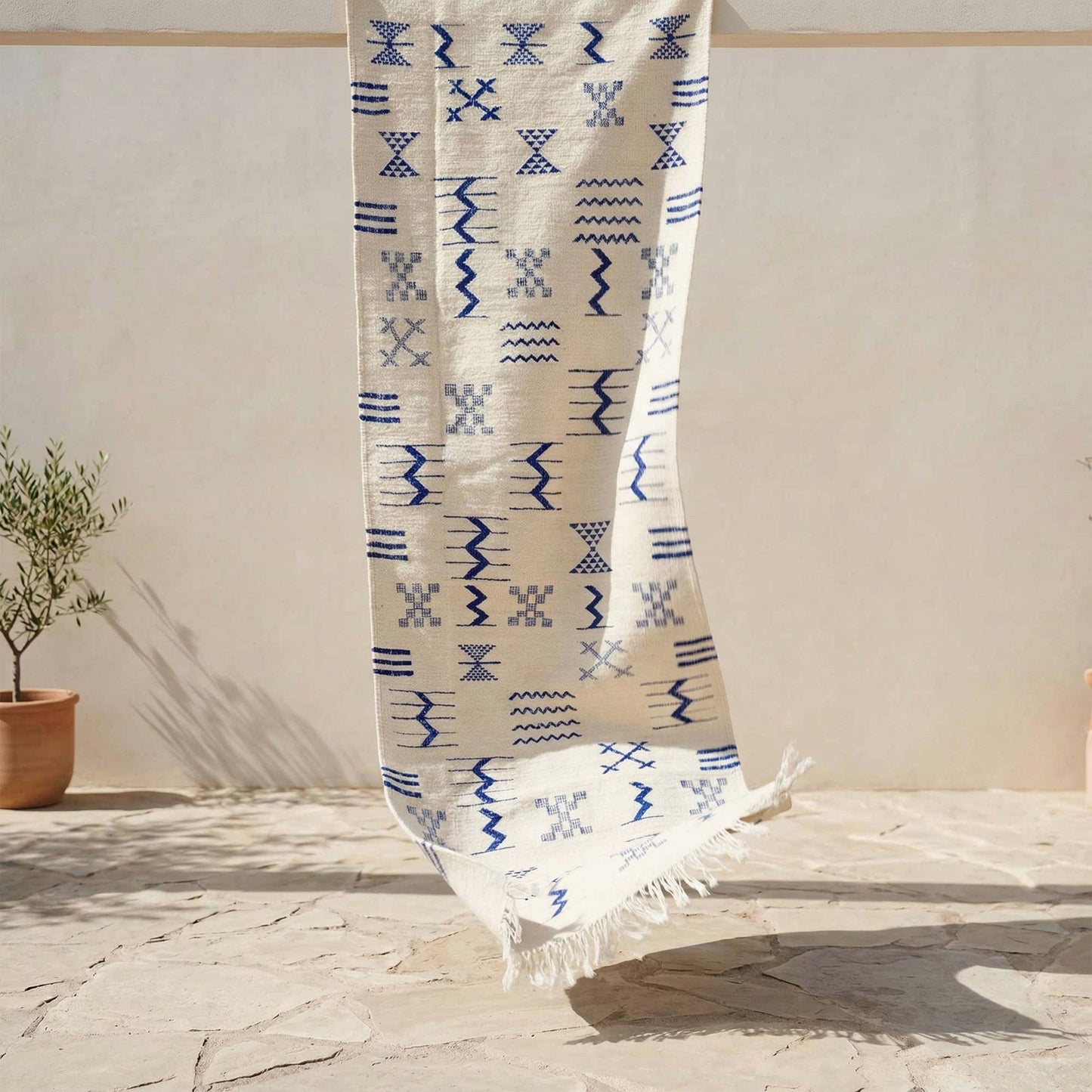 Azura • le tapis berbère Kilim qui fait entrer un souffle d’ailleurs • 80 x 270 cm