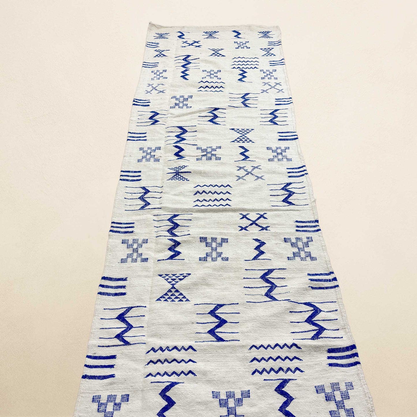 Azura • le tapis berbère Kilim qui fait entrer un souffle d’ailleurs • 80 x 270 cm