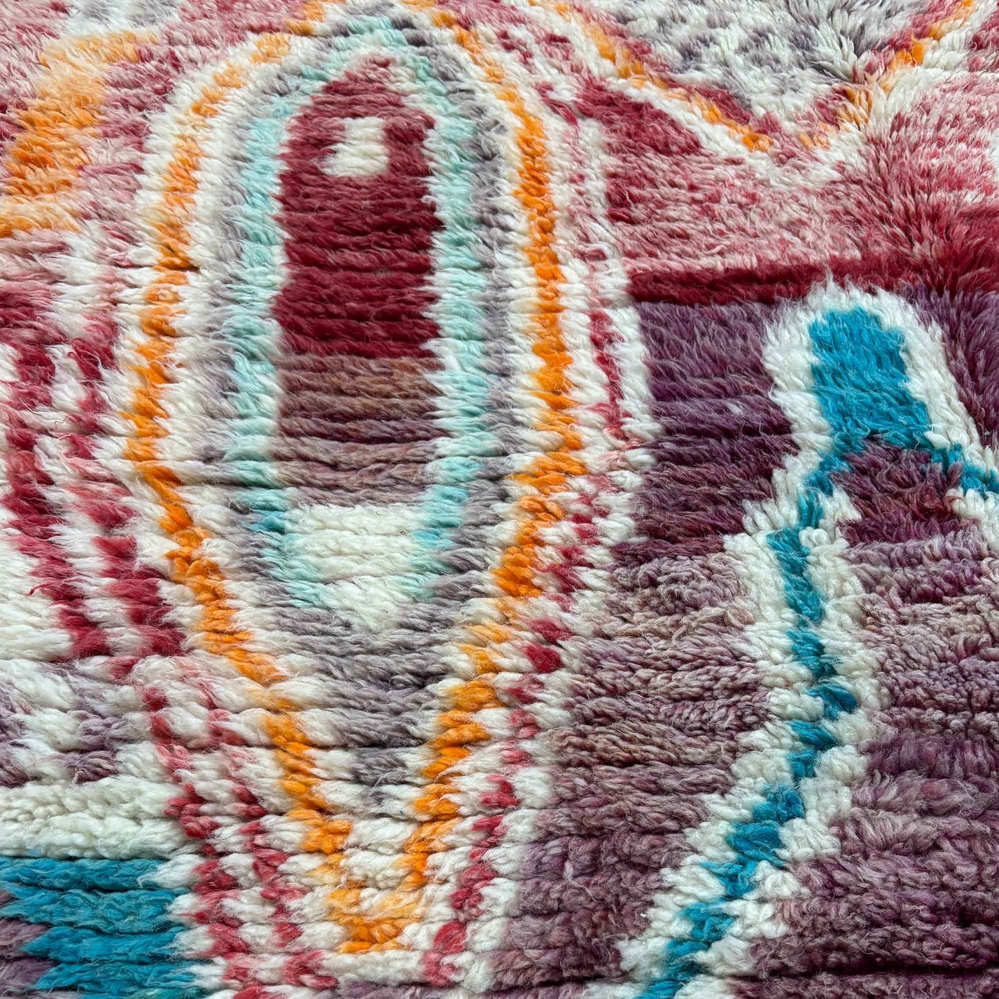 Zélie • le tapis berbère au charme indocile des couleurs • 128 x 200 cm